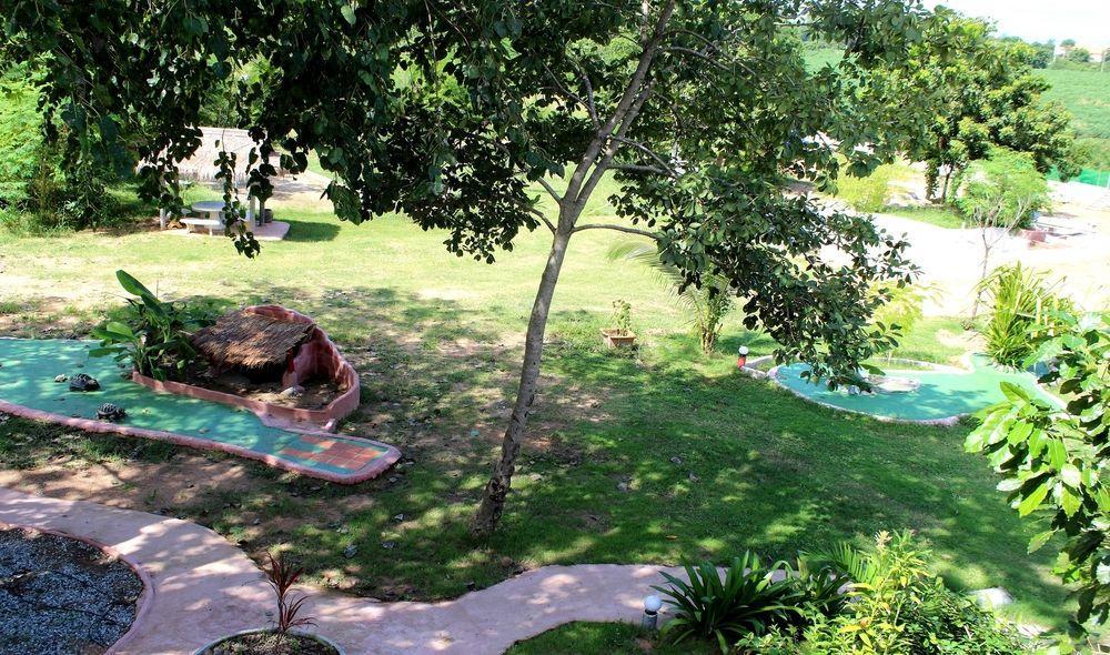 Mirabel Club Resort Jomtien Beach Exterior foto